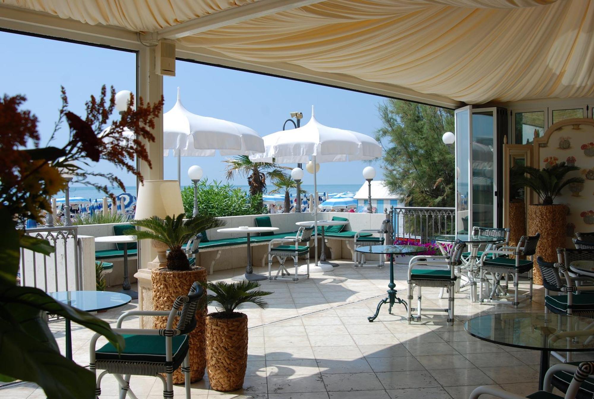 Hotel Montecarlo Лидо-ди-Езоло Экстерьер фото