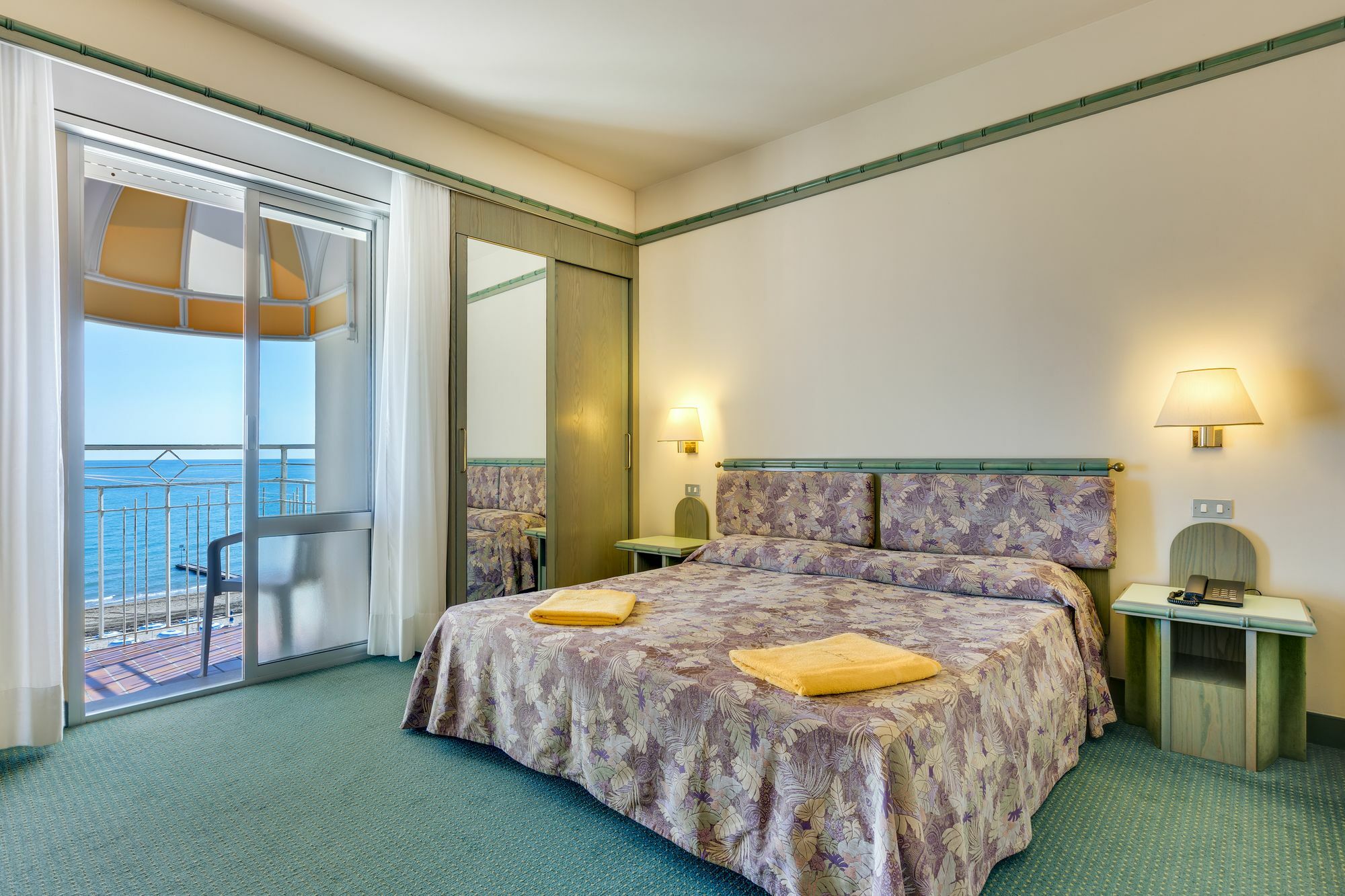 Hotel Montecarlo Лидо-ди-Езоло Экстерьер фото